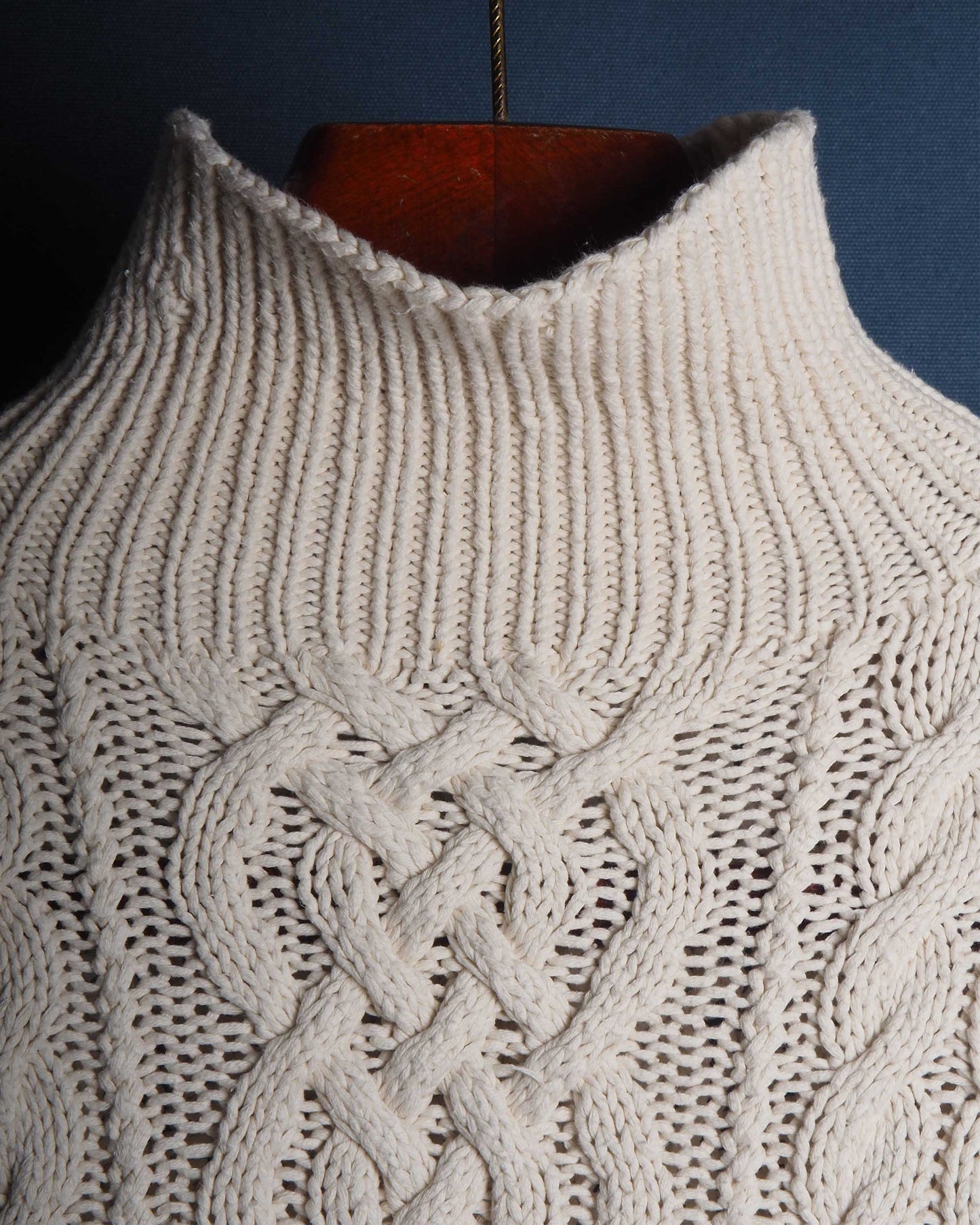 c.1980 Hand Knitted Blanc Bleu Pullover