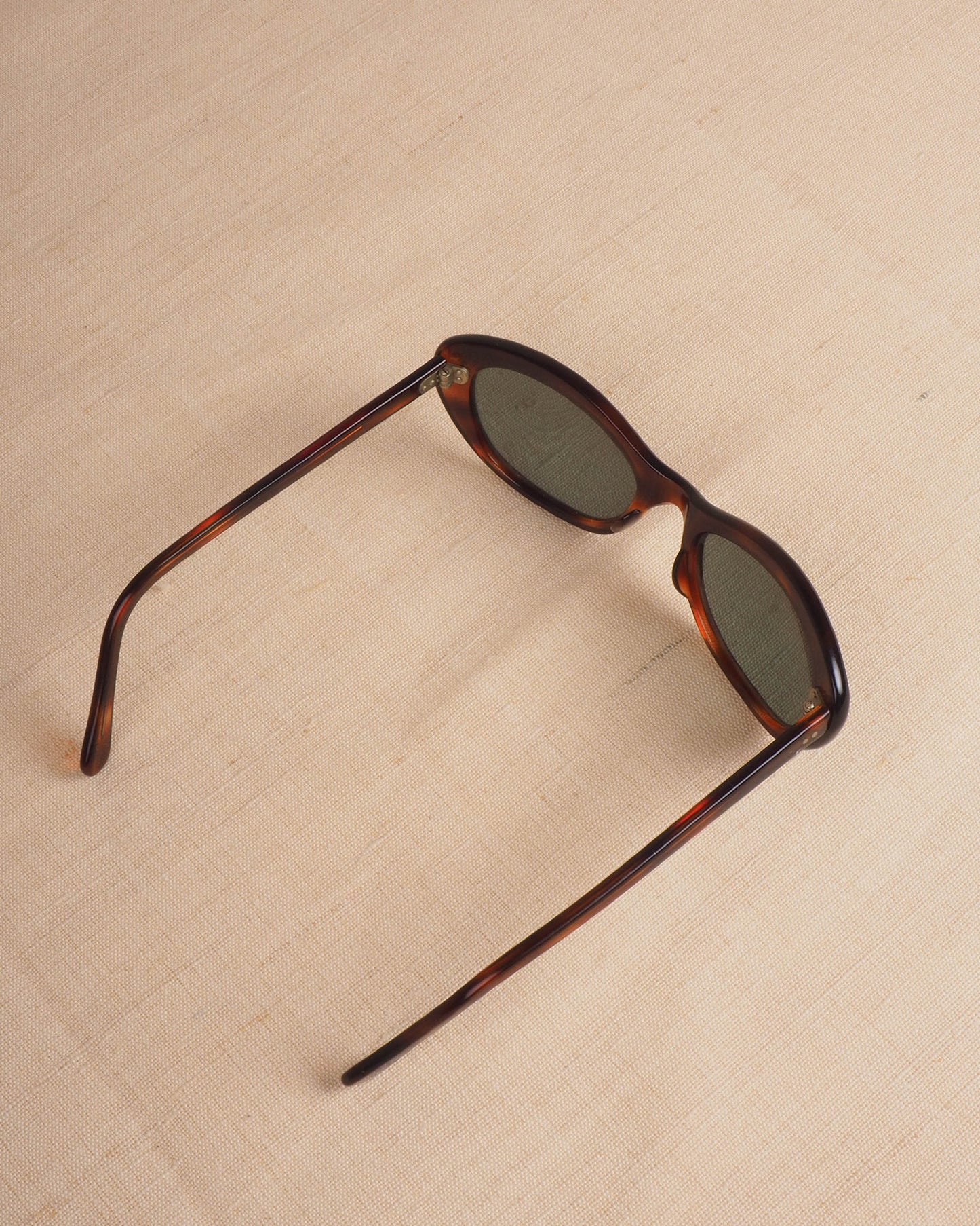 c.1980 Oval Sol Amor Sunglasses