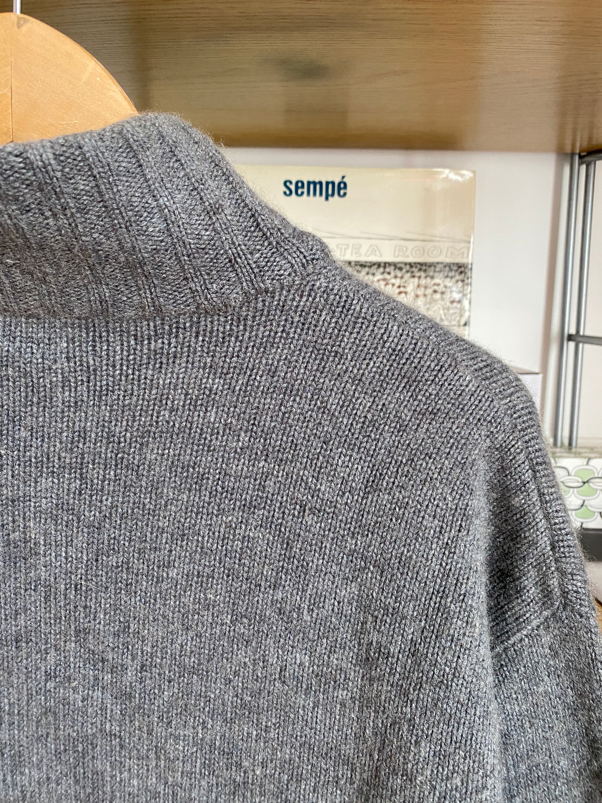 c.1990 Cashmere Blanc Bleu pullover