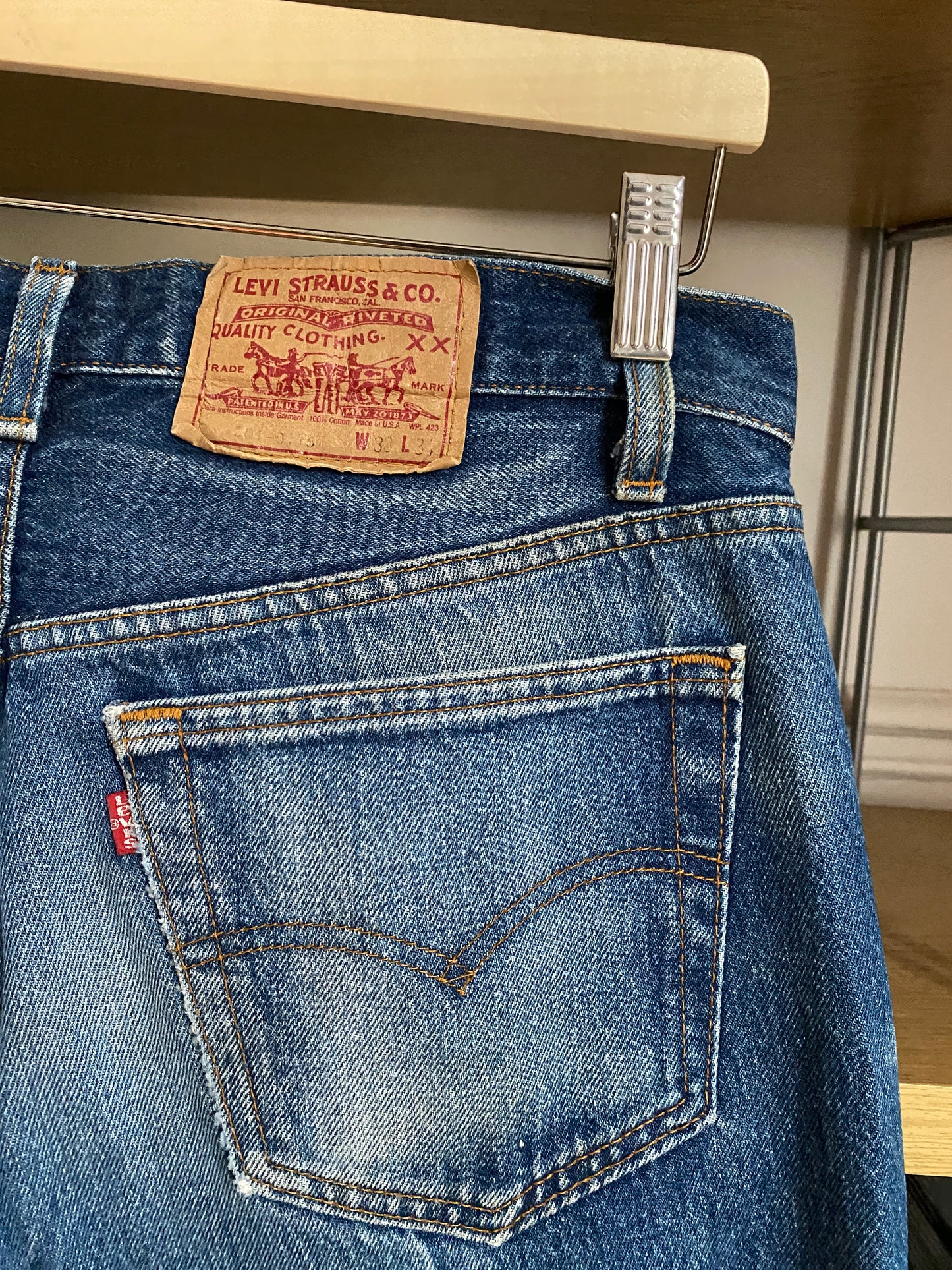 c.1980 Levi's 501 (33x34) Made in U.S.A