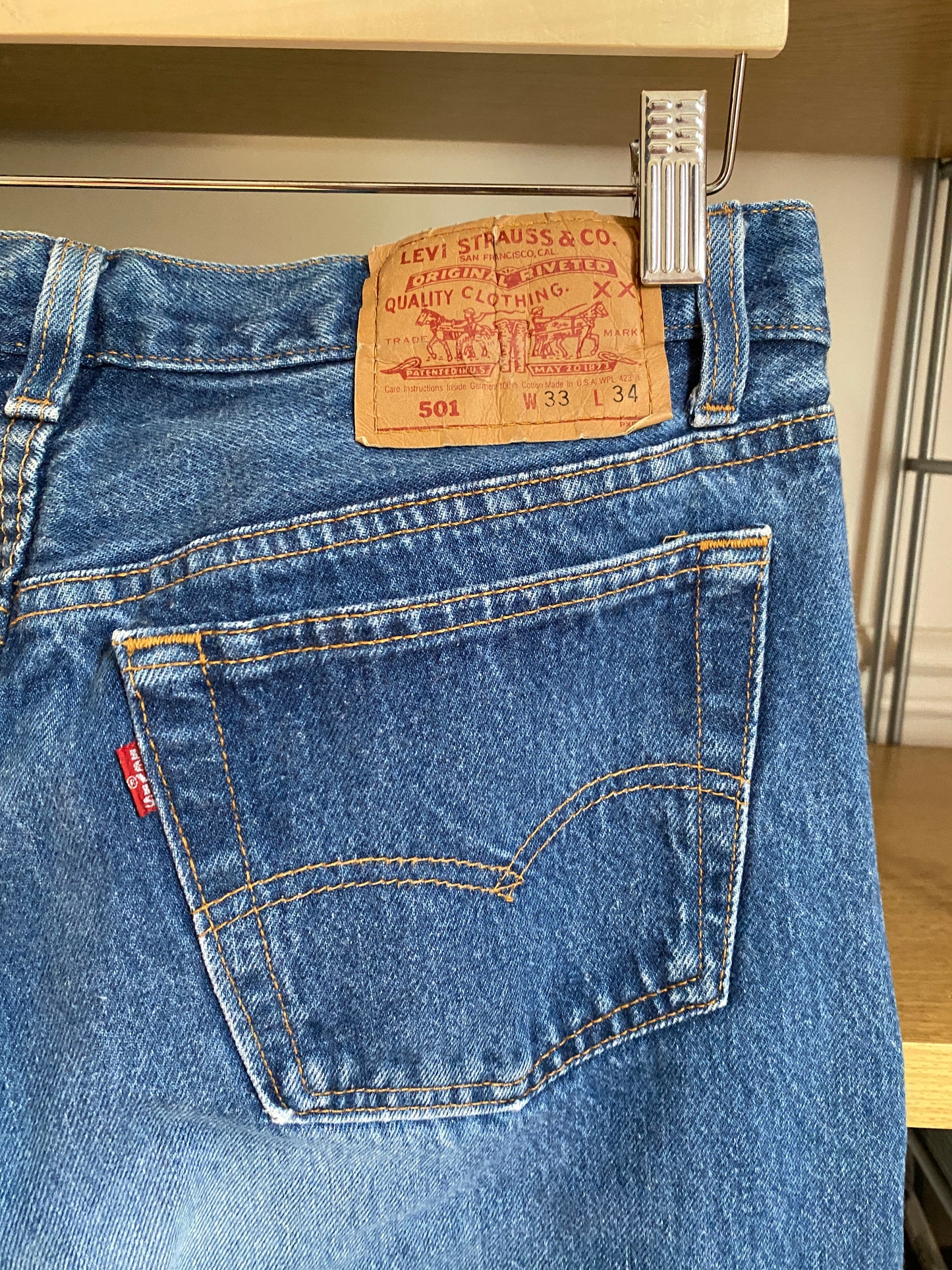 c.1980 Levi's 501 (33x34) Made in U.S.A